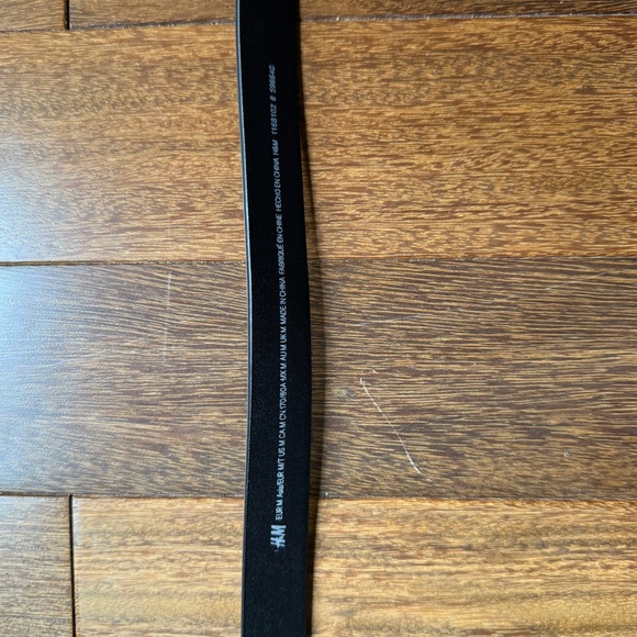 H&M Black Belt with Gold Buckle Size Medium - Picture 3 of 3